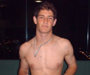 Pato a torso nudo