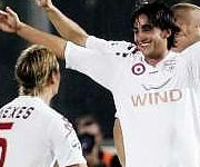 Alberto Aquilani e Philippe Mexes