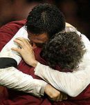 Panucci abbraccia il ct Donadoni