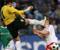 Fallo di Tim Wiese su Ivica Olic