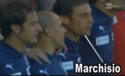 Marchisio canta Roma Ladrona durante Inno di Mameli