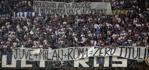 Striscione Inter Mourinho aveva ragione la matematica non è un'opinione zeru tituli