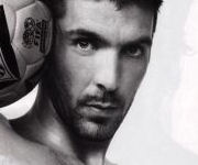 Gigi Buffon torso nudo