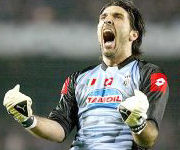 portiere Buffon esulta