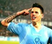 Hamsik esulta