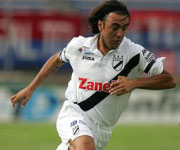 Dribbling Recoba Danubio maglia bianca