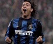 Recoba esulta dopo gol