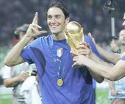 Toni con la Coppa del Mondo 2006