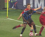 foto Totti calcione a Balotelli 2010 Inter Roma