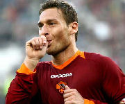 Totti ciuccio dopo gol