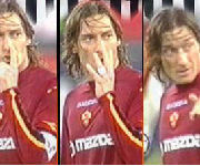 foto Totti 4 gol alla Juve 2004